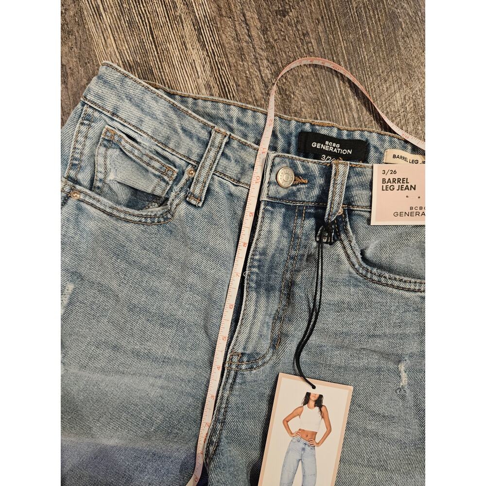 BCBG generation barrel leg jeans new womens 3/26 light wash front seam - Picture 4 of 6